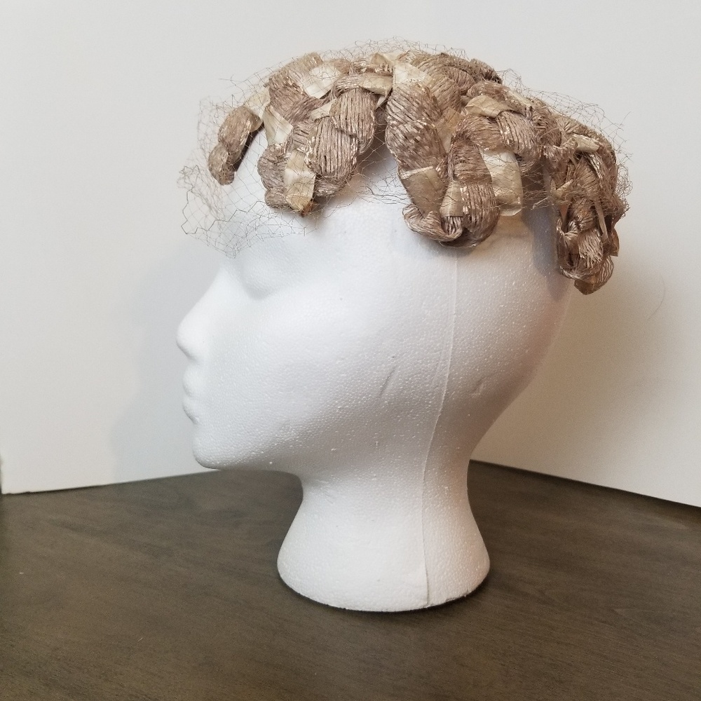 Very Unique Vintage Hat/headpiece with netting - Picture 2 of 7